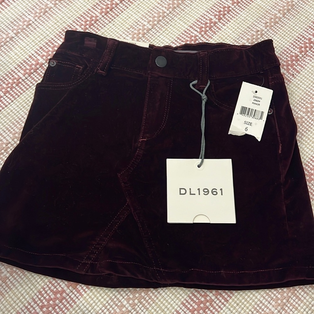NWT girls skirt